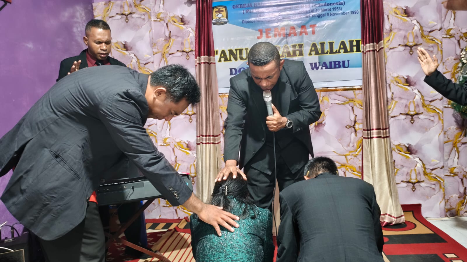 DOA PELANTIKAN GEMBALA SIDANG OLEH SEKDA GKPMI PAPUA