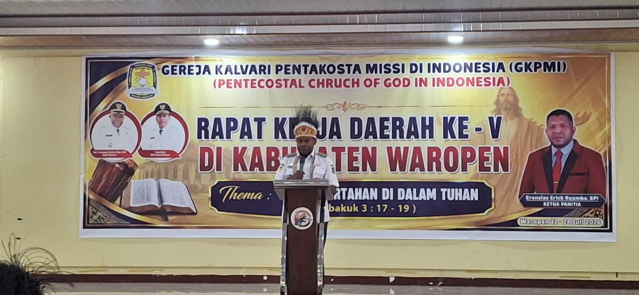 Resmi membuka RAKERDA KE-V GKPMI PAPUA, Bupati Waropen Tegaskan Pentingnya Persatuan dan Pengutamaan Tuhan